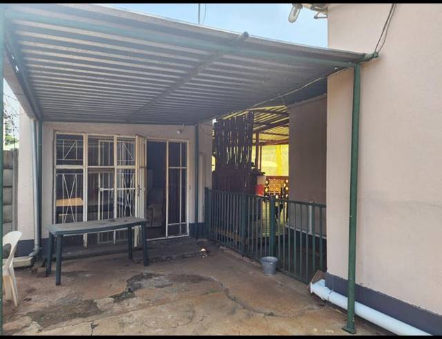 3 BEDROOM HOUSE FOR SALE IN SELECTION PARK